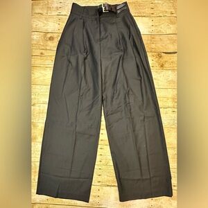 Beside you Favorite pant gold belt detail trousers pants. Perfect for for 5’ 2”